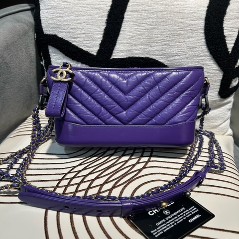 Chanel Gabrielle small hobo V紋牛皮