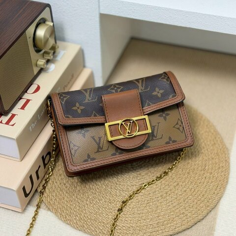 🏷LV 路易威登．Dauphine 達芙妮 woc M68746
