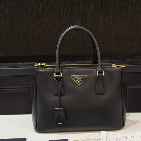 普拉达prada杀手包黑金 有肩帶 底28cm