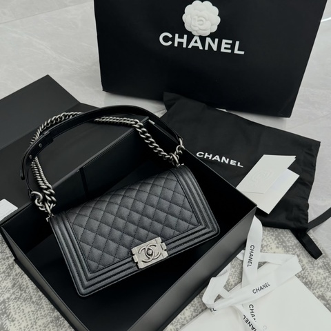 Chanel • 經典黑銀荔枝牛皮Le Boy 25 中號 全配🈶購證