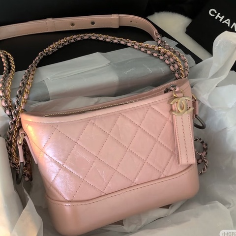 Chanel • 經典Gabrielle 櫻花粉牛皮小號流浪包