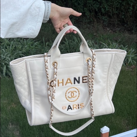 Chanel • 稀有白金全皮珍珠鏈條沙灘包 大號✨