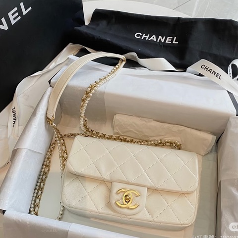 Chanel • 奶昔白金釦珍珠鏈條Cf 20