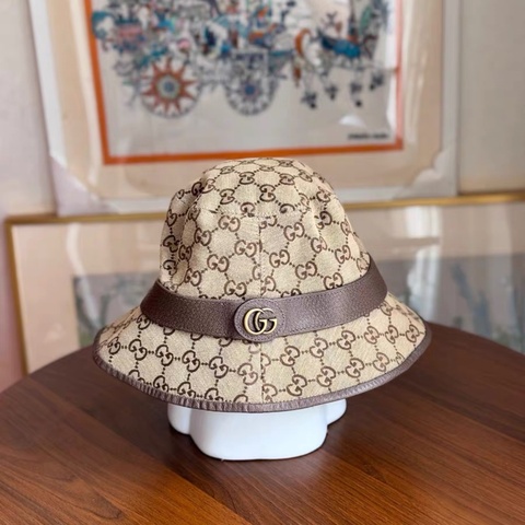 Gucci • 經典老花拼皮金釦漁夫帽