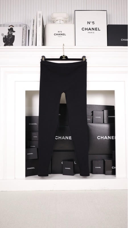 Chanel 18年黑色cc紧身长裤