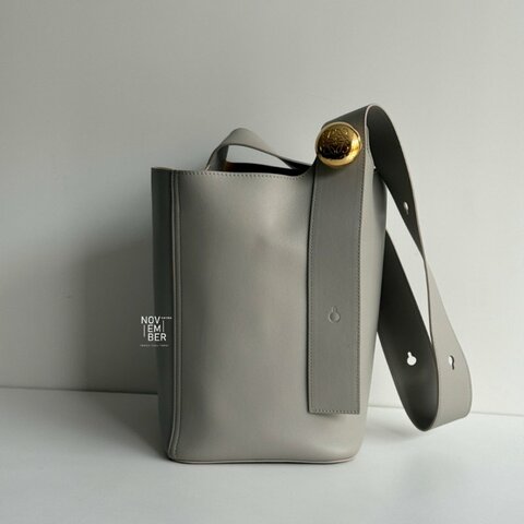 99新🆕 LOEWE 羅意威 Pebble Bucket Medium 灰色