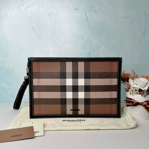 BURBERRY 樺木棕格紋手拿包