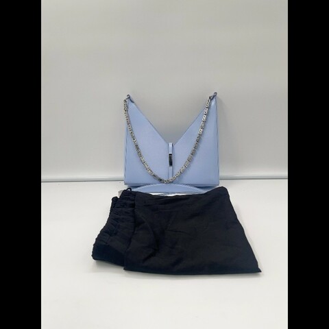 Givenchy纪梵希cut out小号蓝色单肩斜挎包。