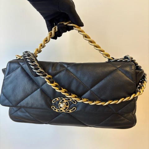 CHANEL香奈兒 19Bag 晶片菱格紋鏈條手柄 小羊皮 口蓋包 手提／斜挎／單肩包 中號 女款 黑色 長30cm 寬10cm 高20cm