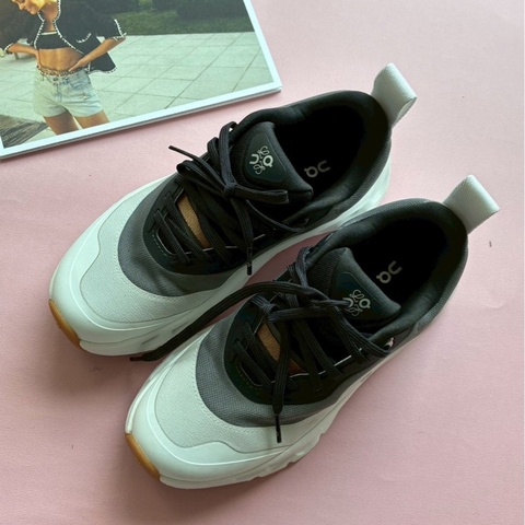 Loewe x on 聯名運動鞋👟37
