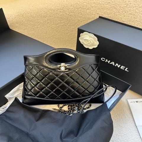 Chanel香奈兒 31bag 黑色菱格紋油蠟皮 25年晶片款 淡金扣 菱格紋 羊皮材質 金鏈 鏈條單肩斜挎手提包 迷你 女款 黑色