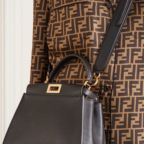FENDI 黑色牛皮Peekaboo  小號斜背包 23.5x11.5x19cm 99新配件塵袋