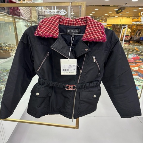 Chanel F38 滑雪系列粗呢拼接羽絨服，輕薄款很實用 38碼 全新