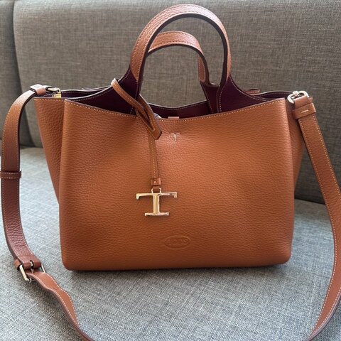 TOD'S 棕色荔枝紋牛皮 Timeless