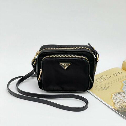 PRADA 尼龍迷你相機包