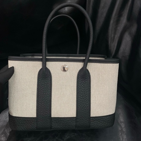 愛馬仕/Hermes Mini Garden Party 熊貓色花園手提包 黑白帆布拼皮 銀扣