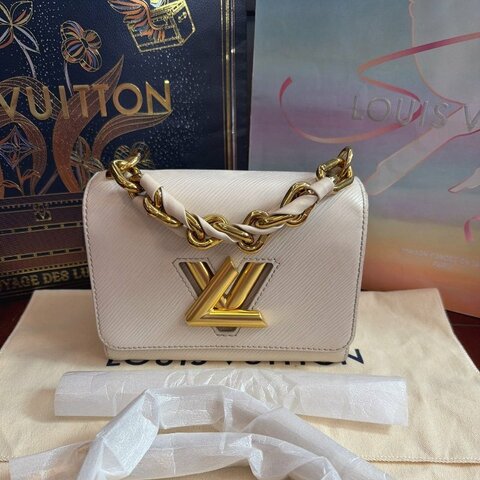 近新品 路易威登/Louis Vuitton Twist米白色肩背包 芯片款