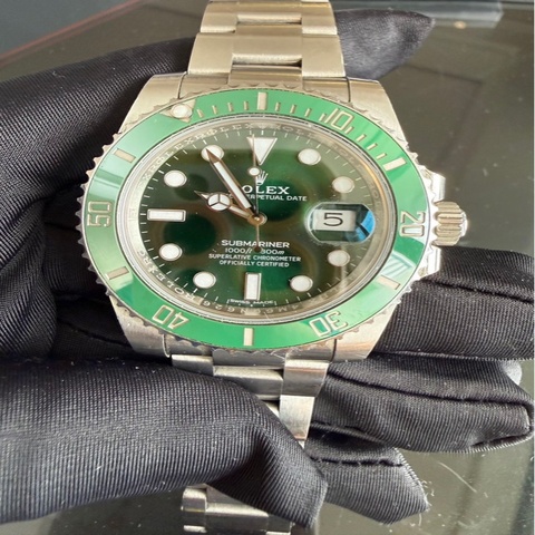 Rolex 勞力士潛航者系列 116610LV-0002 綠鬼，錶徑 40，自動機械，保卡、說明書全齊。