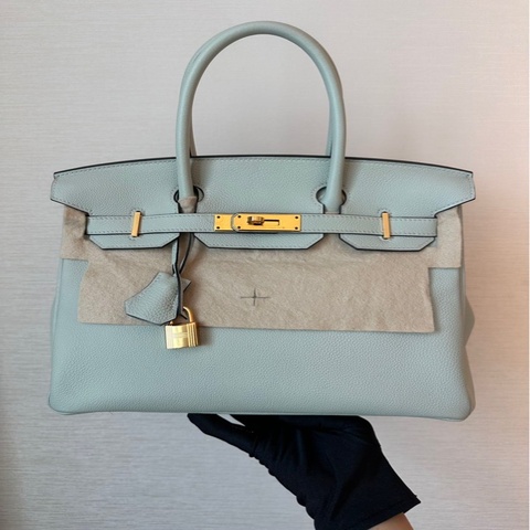 HERMES 愛馬仕 Birkin 30 冰清灰，B 刻印，Togo 皮，閒置未使用，在不同光線下呈現「灰中帶綠」的微妙變化。
