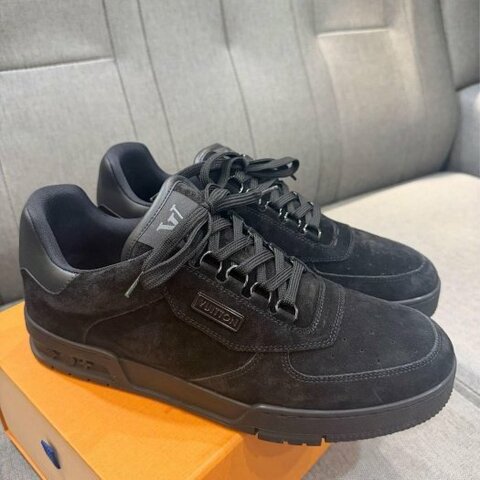 💎Han's house精品服飾💎 LOUIS VUITTON LV trainer 黑 麂皮 鞋 黑武士 現貨UK7