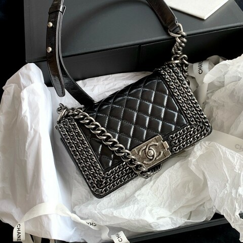 CHANEL 黑銀油蠟皮滾邊皮穿鏈Leboy中號 20cm