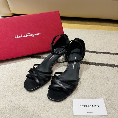 Ferragamo 菲拉格慕 黑色露趾粗跟涼鞋/8號/全新閒置美品