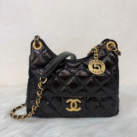 CHANEL AS4323 黑色 油蠟牛皮 金釦 天貓兩用包 牛角包 斜背包
