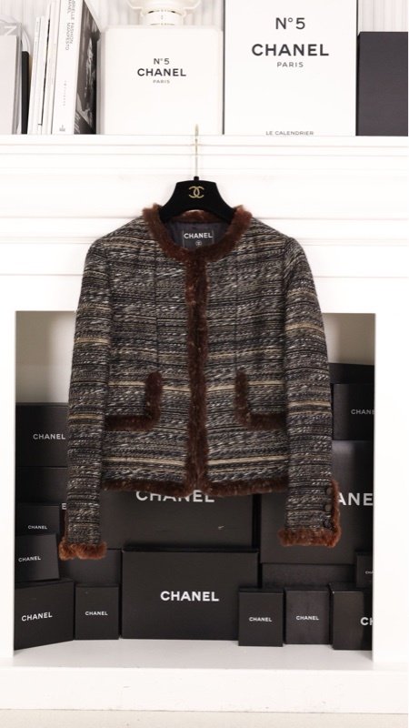 Chanel 03年棕色条纹毛毛滚边两口袋圆领上衣外套