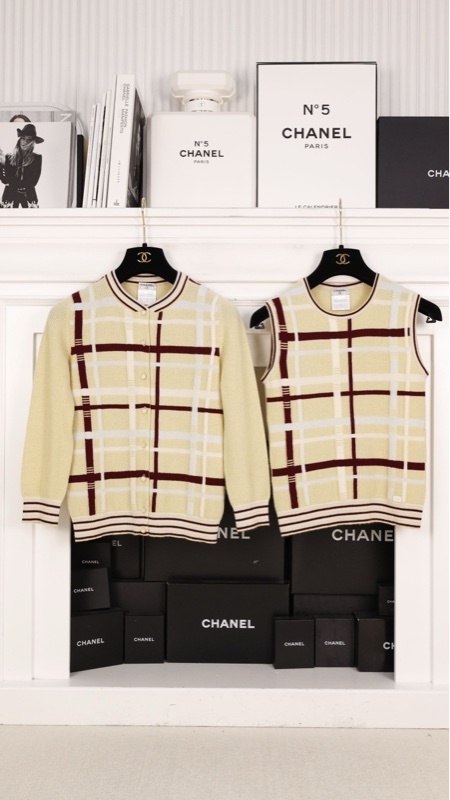 Chanel 04年秀款黄棕格纹山羊绒针织开衫马甲开衫套装