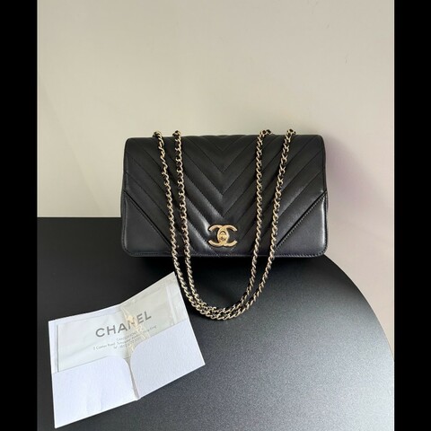 Chanel香奈兒限量V紋口蓋包