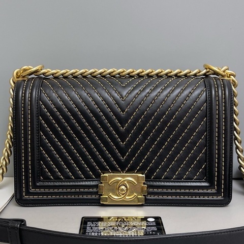 Chanel香奈兒leboy中號黑金牛皮金金線包 附件 卡，塵袋