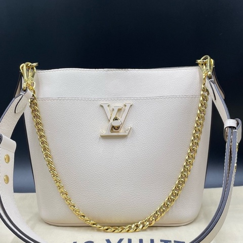 Louis Vuitton 路易威登 白色荔枝紋全皮Lock and Walk水桶包 21*20 芯片款