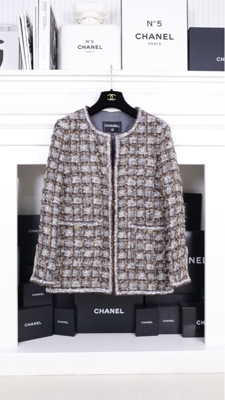 Chanel 18年森林系列秀款灰棕粗花呢两口袋外套