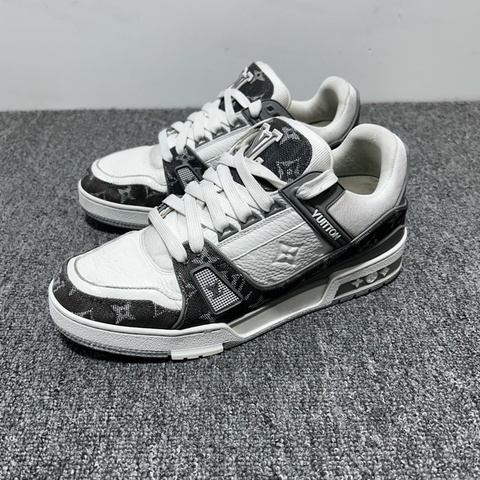 Louis Vuitton 路易威登 LV 灰白牛仔 Trainer 休閒鞋 /尺碼：40碼