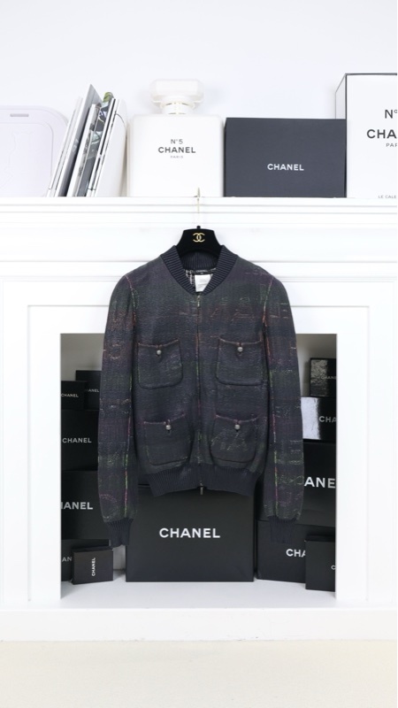 Chanel 15年春夏预告系列黑色蚕丝棉棒球服拉链外套