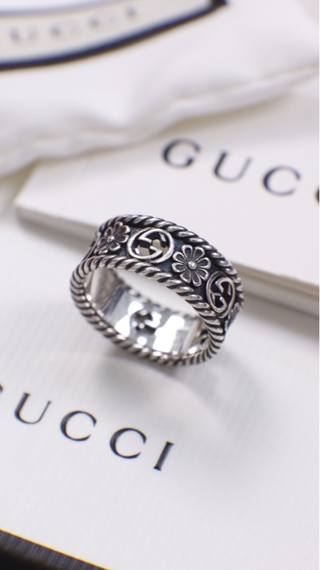Gucci Interlocking双G字母Logo纯银戒指
