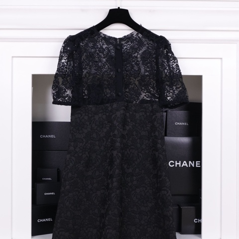 Dolce&Gabbana黑色浮雕印花蕾丝拼接连衣裙