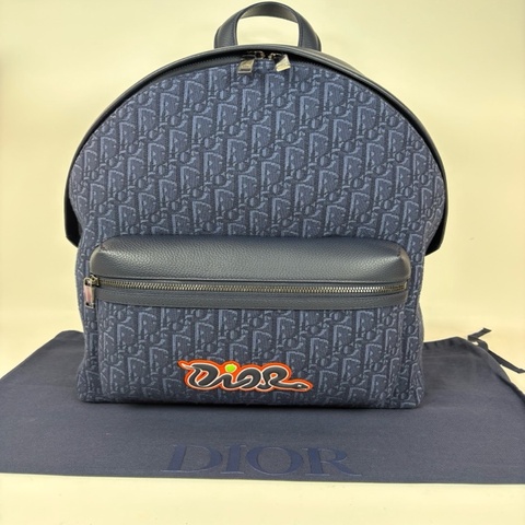 99新迪奧DIOR KAWS聯名蛇年限定男士雙肩包，海軍藍色，尺寸30×39