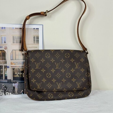 LV VTG老花 Musete Tan Go