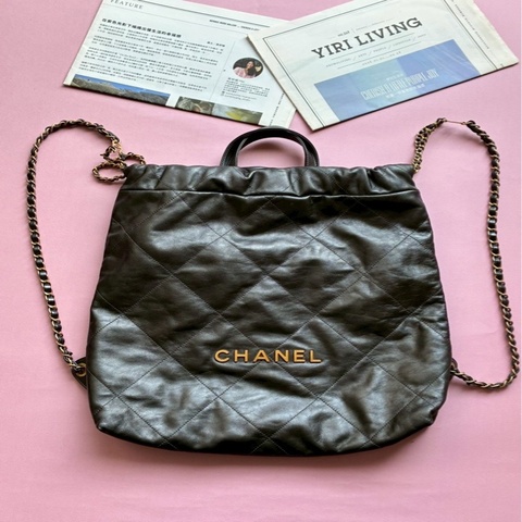 Chanel 金屬灰金字樣22bag後背包