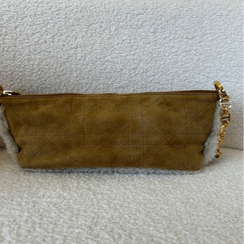 迪奧 Dioralps Diorstar Hobo 經典星形徽章 hobo 包，羊毛拼小牛皮，25 年（2025 年款）。
