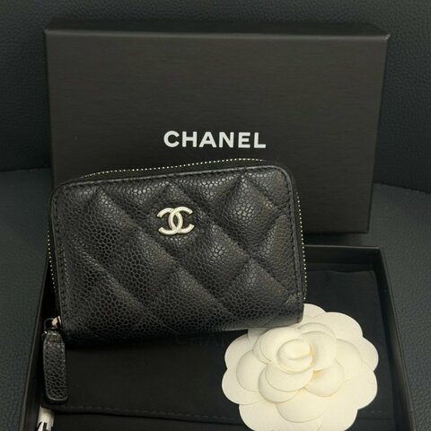 💎Han's house精品服飾💎香奈兒chanel 銀扣ㄇ字零錢包