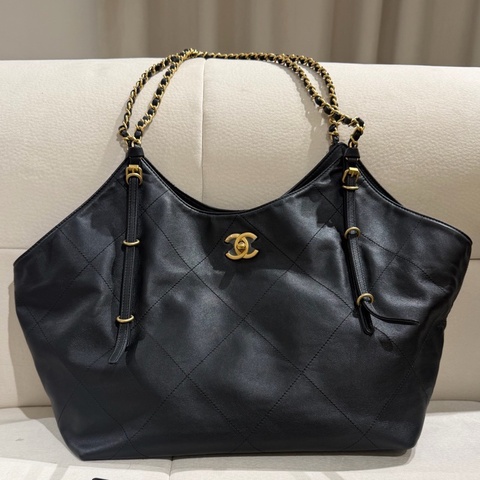 香奈兒 Chanel Maxi小牛皮與金色金屬 36 x 59 x 13