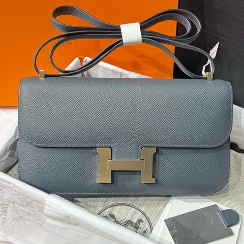 Hermes/愛馬仕橫版康康 elan24 H0 迷霧灰/霧霾灰 淺金扣  E皮 W刻 25年新色 灰調中多點藍調 實物超美 附件：盒子 塵袋 鏡子