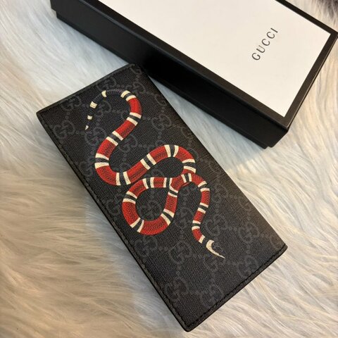 GUCCI 珊瑚蛇滿版黑LOGO對開長夾