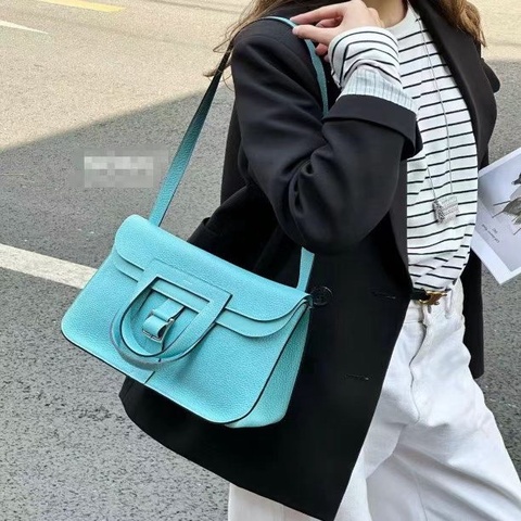 威選精品｜HERMÈS Halzan 31 牛仔藍肩背斜背包 💙✨