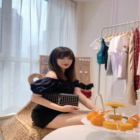 威選精品｜YSL 黑色鉚釘晚宴手拿包 ✨🖤