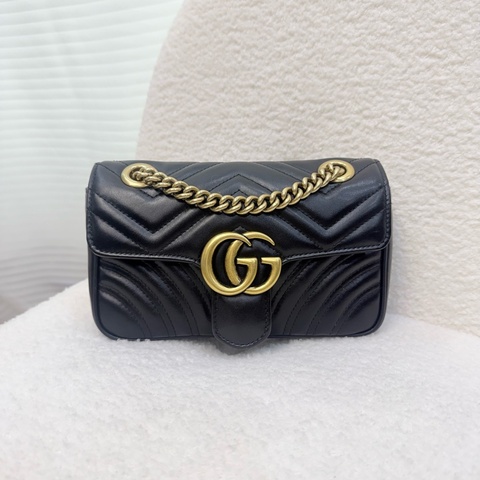 Gucci黑牛皮GG金釦Marmont鏈條斜背包