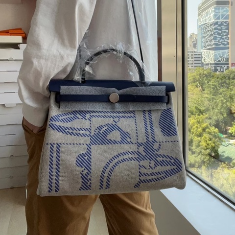 🐎Hermes愛馬仕｜herbag31 藍色狂躁新娘銀扣｜98新｜Z刻