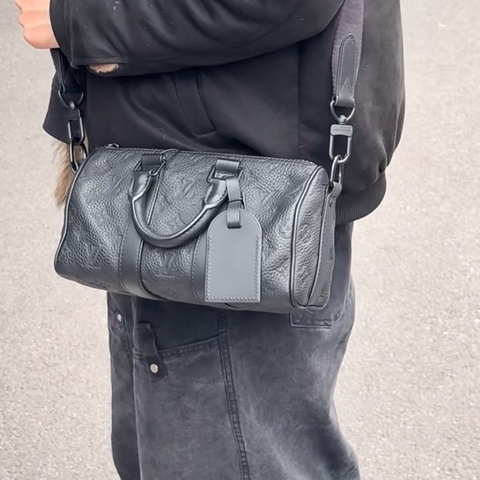 路易威登/Louis Vuitton Keepall 25 黑色壓紋 尺寸:25 x 15 x 11  缺肩帶芯片